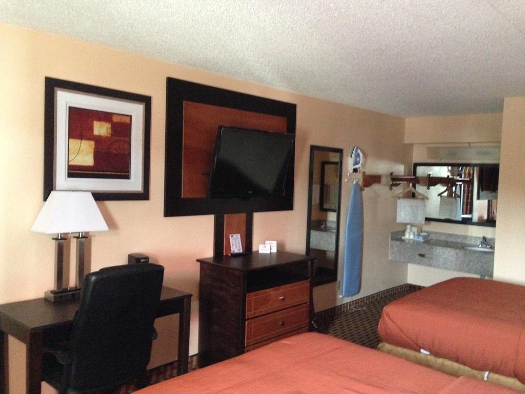 Days Inn By Wyndham Independence Exterior foto